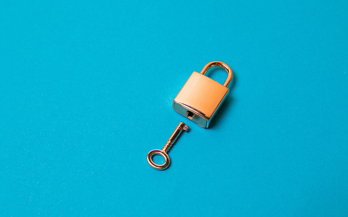 Image d’un cadenas avec clé